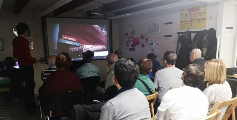 Visita a Anfas en el programa de Envejecimiento Activo